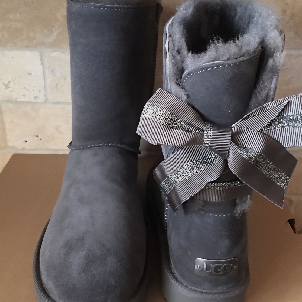 UGG Women's Customizable Bailey Bow Short Boot Size 7